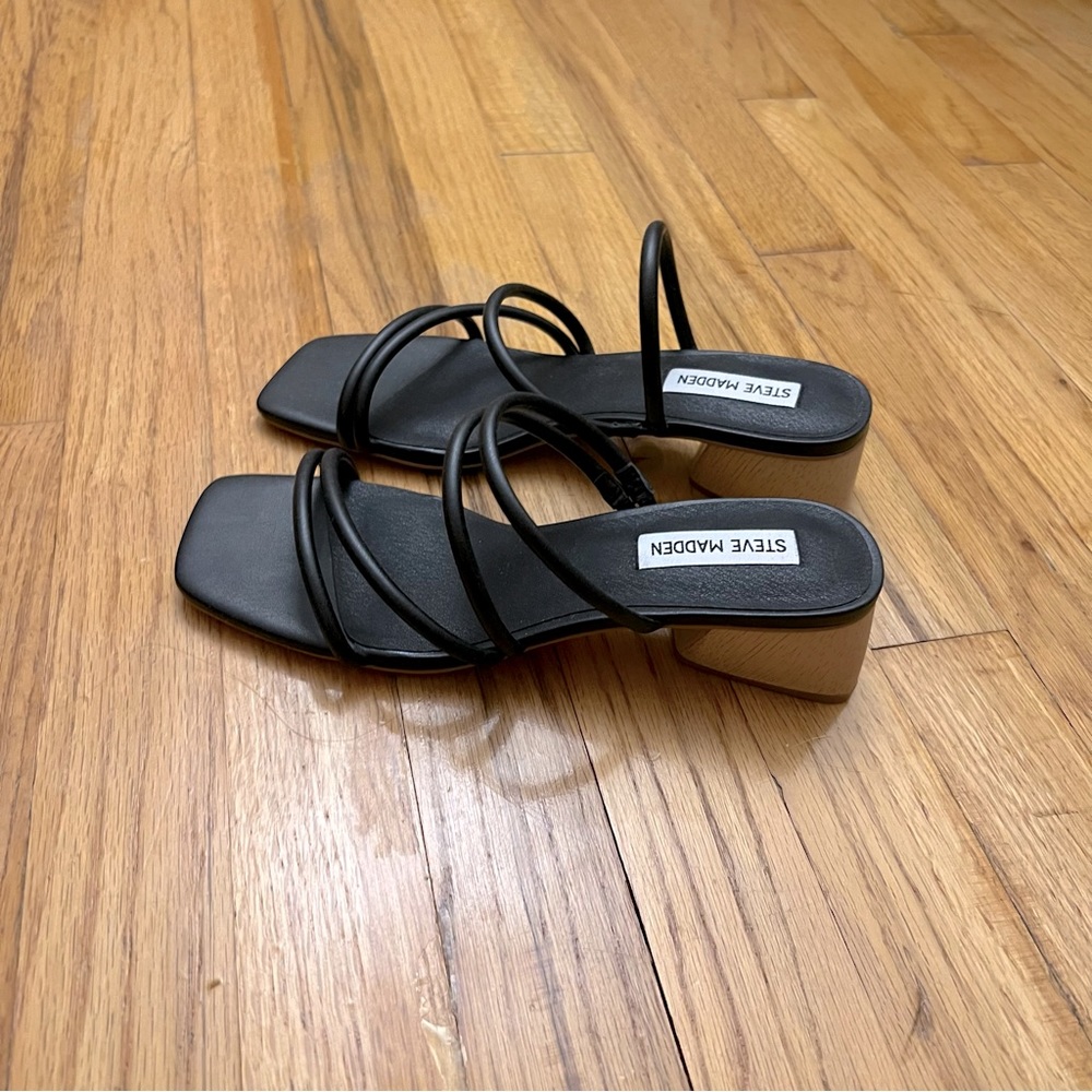 Steve Madden Assured Sandals